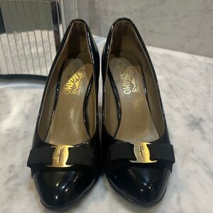 Vintage Salvatore Ferragamo Black Patent Vara Bow Pumps